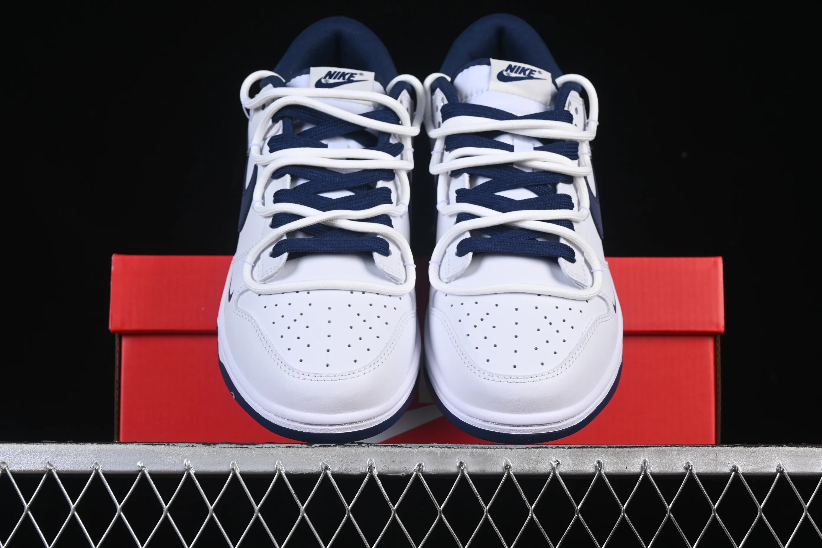 All Categories Nk SB Dunk Series Nk SB Dunk Low High-end Customized Low-top Shoes Nike SB Dunk Low "Just Do It" Straps Anniversary High-end Customized Low-top Casual Shoes WB0620-118